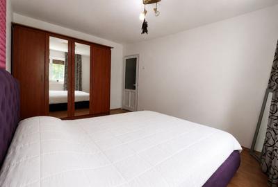 Apartament cu 3 camere decomandat, mobilat în Tractorul - 3