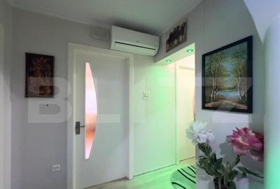 Apartament de inchiriat cu 3 camere decomandat, 81 mp - zon - 4