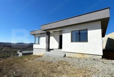 Casă cu 4 camere cu Teren 620 Mp în Central