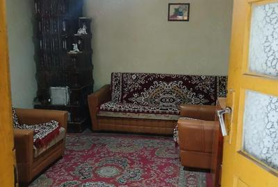 Casă cu 3 camere cu Teren 1400 Mp în Central - 1