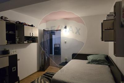 Casă / Vilă cu 5 camere de vânzare în zona George Enescu - 30