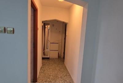 Direct proprietar, vând ap 3 camere, sector 4, strada Semenic - 4