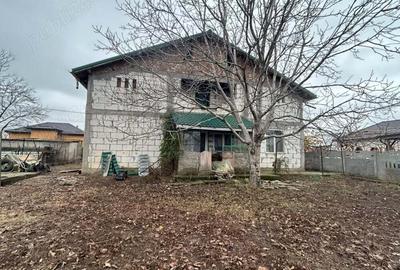 Casă cu 5 camere cu Teren 1717 Mp în Corabia - 1