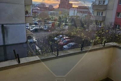 Apartament cu 3 camere de vanzare, str. Hortensiei - 11
