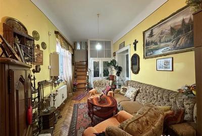 Casă cu 7 camere cu Teren 900 Mp în Central - 2