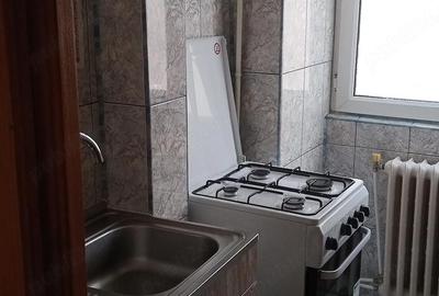 Garsonieră decomandată în Central - 8