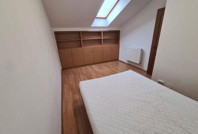 Apartament cu 3 camere decomandat în Valea Aurie - 2