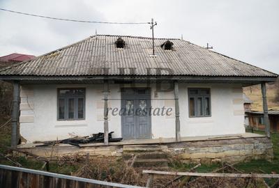 Casă individuală cu 10 camere cu Canalizare în Strugari - 7