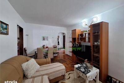 Apartament cu 3 camere semidecomandat în Banca Națională