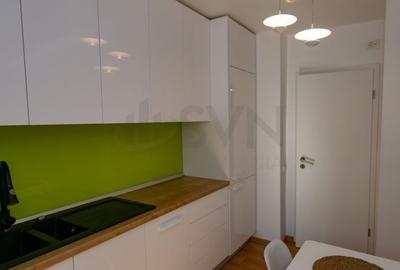 Apartament cu 3 camere semidecomandat în Titulescu