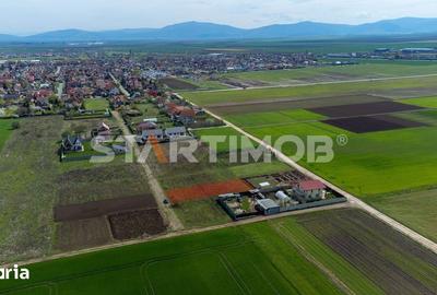 Teren de 922 mp, în Central - 8