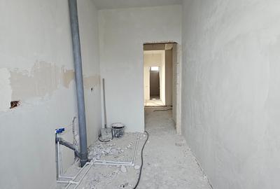 Apartament cu 3 camere decomandat în Km 5 - 16