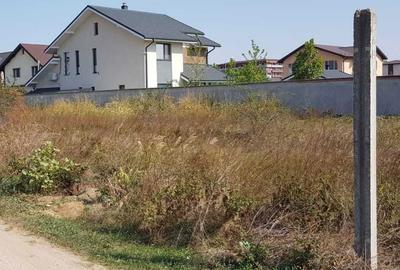 Teren de 608 mp, în Nord