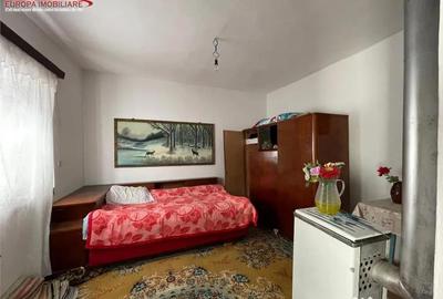 Casă cu 2 camere cu Teren 2900 Mp în Malcoci - 2