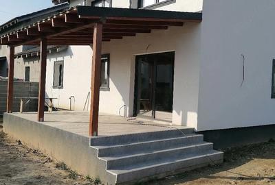 Casă cu Teren 420 Mp în Șag - 1
