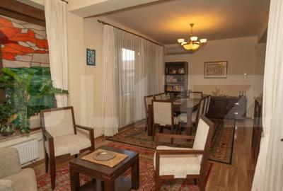 Casă cu 8 camere cu Piscina în Central - 16