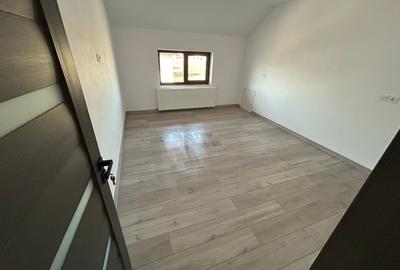 Casă individuală cu 4 camere cu Canalizare în Geamăna - 11