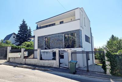 Casă cu 7 camere cu Teren 316 Mp în Gruia - 2