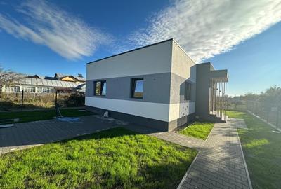 Casa 3 camere de vanzare Casa 3 camere de vanzare - 1