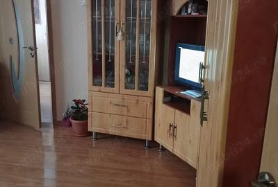 Vand apartament cu doua camere, confort 2, parter, peste drum de generala 6 - 5