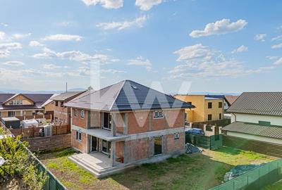 Casa de vanzare la rosu in Cartier  Izvor, - la doar 5 Km de Brasov