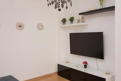 Unirii / bloc nou / terasa 20 mp/ parcare subterana / - 2