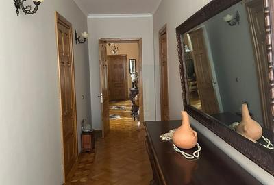 Casă individuală cu 9 camere cu Canalizare în Cotroceni - 14
