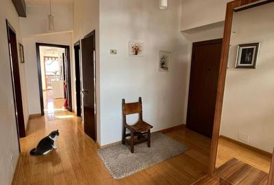 Apartament cu 3 camere în Central - 3