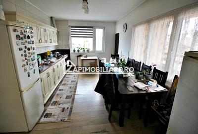 Casă individuală cu 7 camere cu Canalizare în Unirii - 8