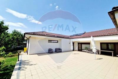 Casa / Vila cu 4 camere de vanzare