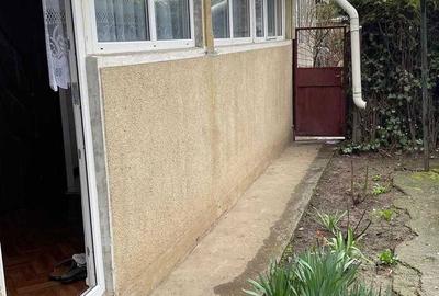 Apartament cu 3 camere semidecomandat în Poarta 6 - 7