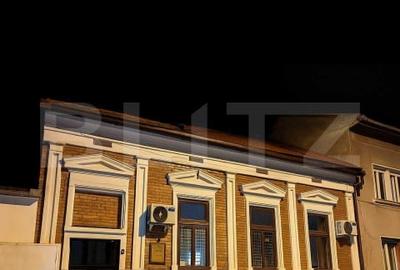 Proprietate de vanzare, cu 13 camere, 200 mp, zona ultracentrala!