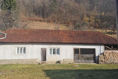 Casă cu 4 camere în Laz - 3