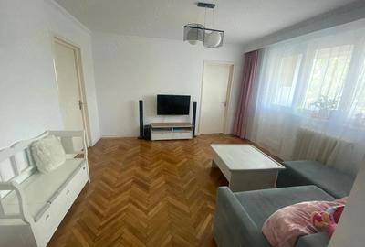 Apartament cu 3 camere semidecomandat în Craiovei - 1