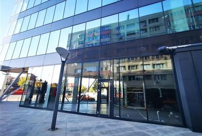 Spatiu comercial in cladire de birouri clasa A - 250 mp - 1