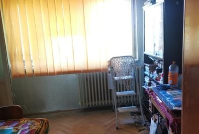 Apartament 3 camere, decomandat, 1 Mai vizavi de Spitalul Nr 1 ,  pe Insula - 3