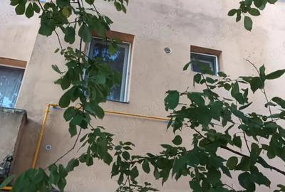 Vand apartament 3 camere decomandat - 2