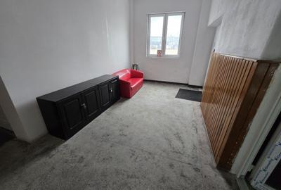 Birou, de 10 mp, în Aleea Carpați - 22