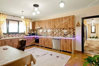 Casă cu 4 camere în Vânători