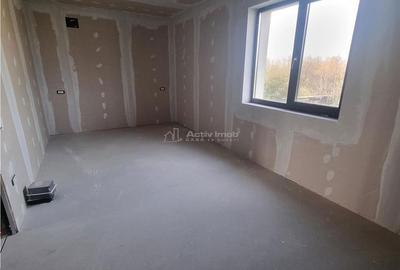 Casă cu 6 camere decomandat cu Teren 1200 Mp în Poroschia - 5