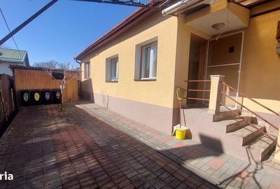 Casă cu 2 camere în Dâmbul Rotund