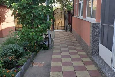 Casă cu 3 camere cu Teren 700 Mp în Central - 4