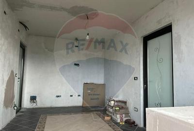 Apartament cu 2 camere de vanzare Savinesti - 2