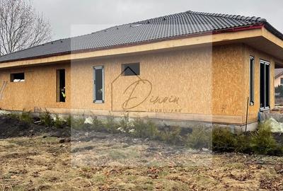 Casă individuală cu 4 camere cu Canalizare în Stupini - 46