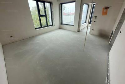 Casă cu 4 camere cu Canalizare în Sud - 2