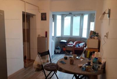 Apartament cu 3 camere decomandat în Independenței - 2