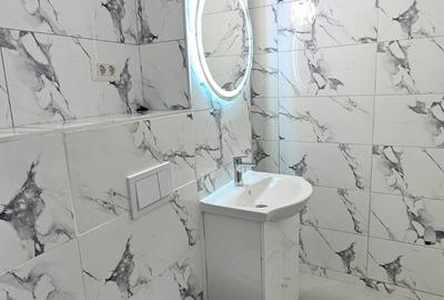 Apartament cu 4 camere decomandat în - 10