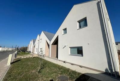 Liziera de Lac !!! Casa cocheta !!! Ansamblu privat cu multe facilitati !!! - 4