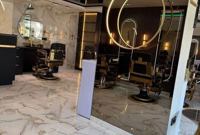 Spațiu comercial, de 80 mp, în Central - 6