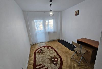 Apartament cu 4 camere decomandat în Eremia - 1